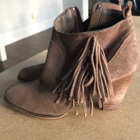 Steve Madden taupe fringe booties - Picture 2 of 4